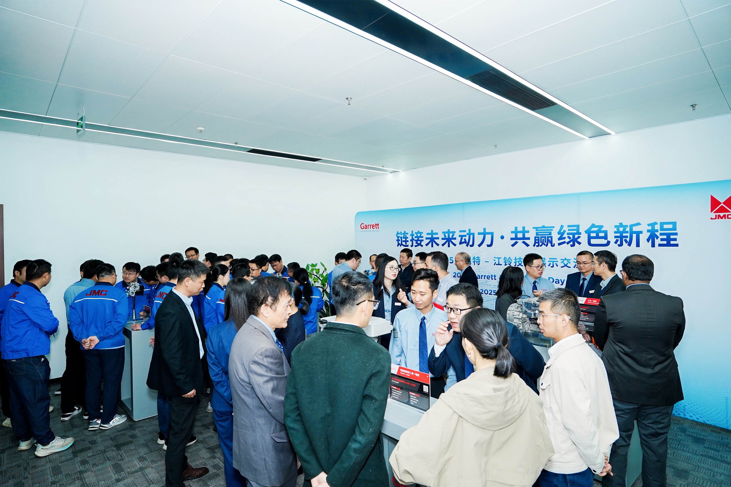 1762837938508472.jpg 709998006.jpg